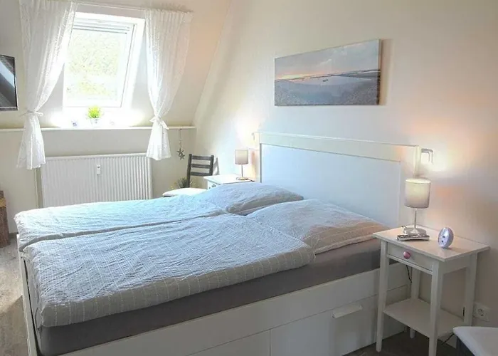 With 2 Bedrooms * Westerdeichstrich